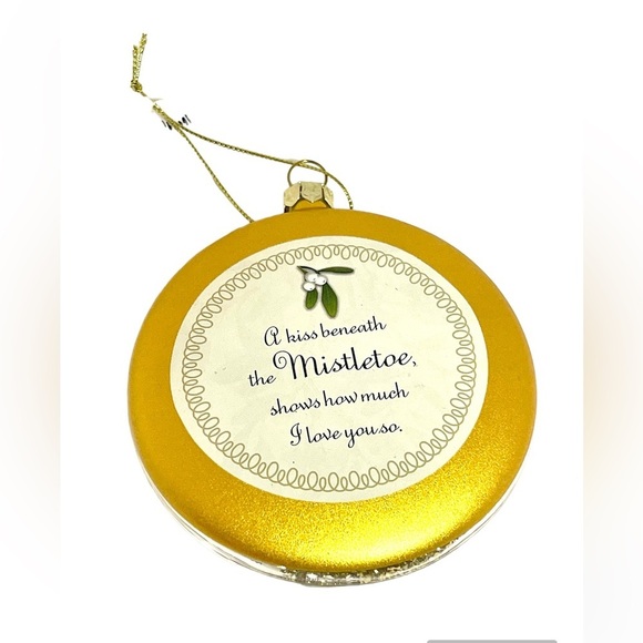 Stunning Glass Disc Mistletoe Ornament with Gold Loose Sparkles - Picture 2 of 6